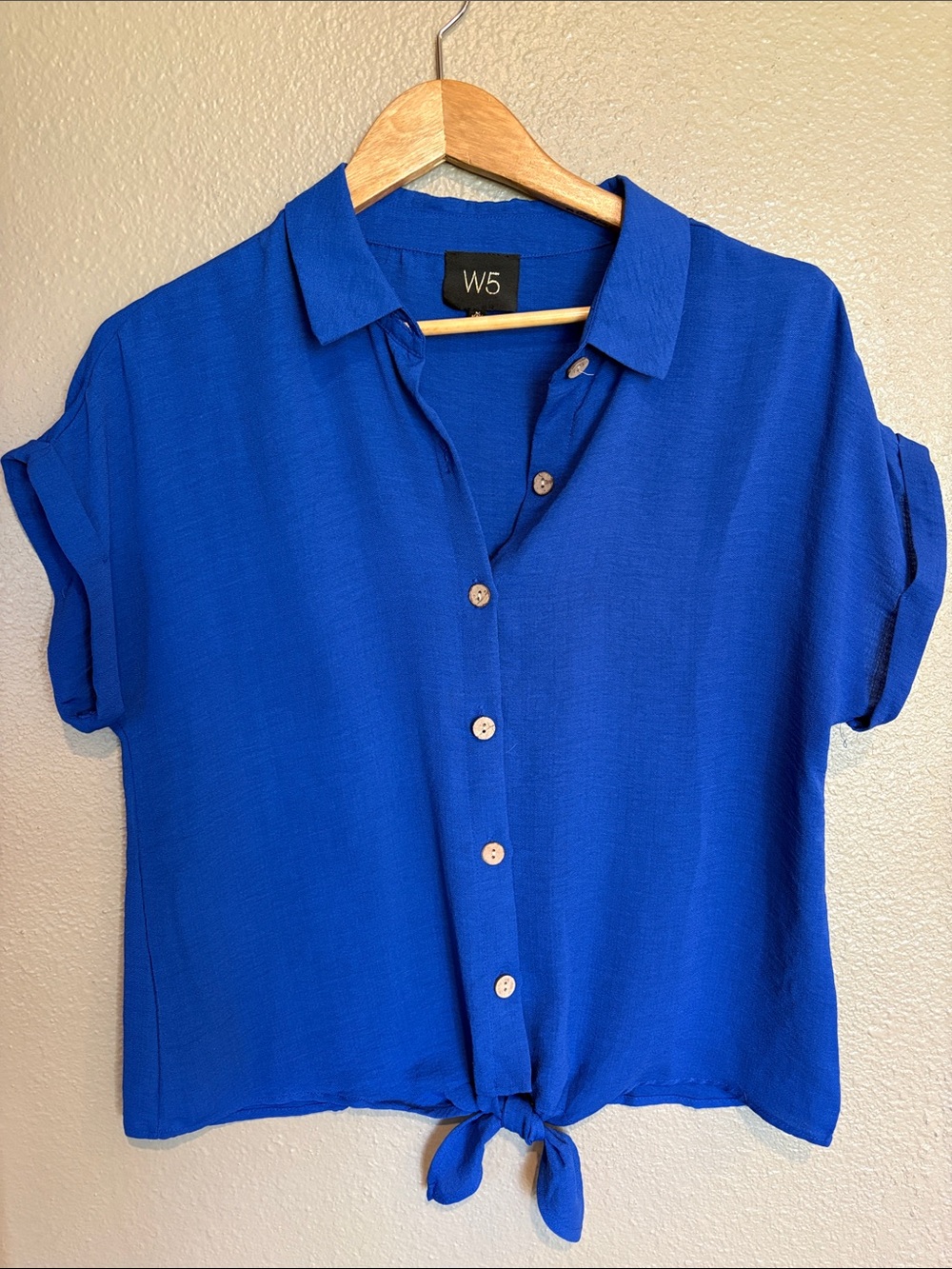 W5 Women's Cobalt Blue Short-Sleeve Button-Up Tie-Hem Shirt